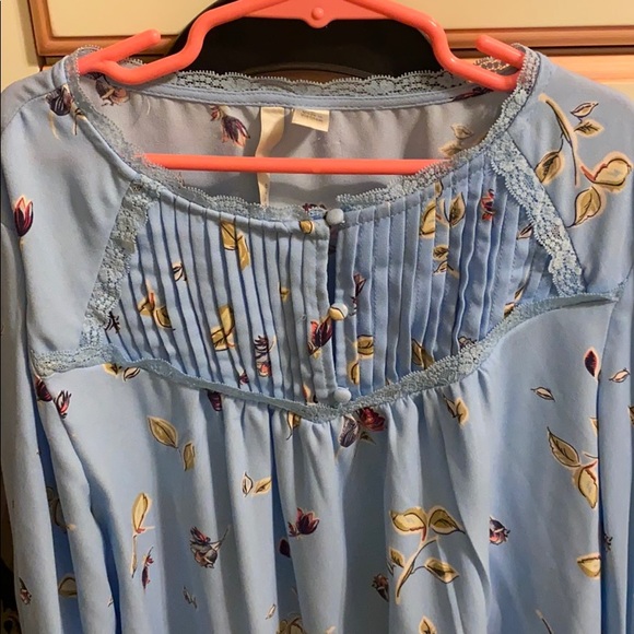 KOHLS LAUREN CONRAD BLUE PRINTED BLOUSE  LIKE NEW - Picture 3 of 5